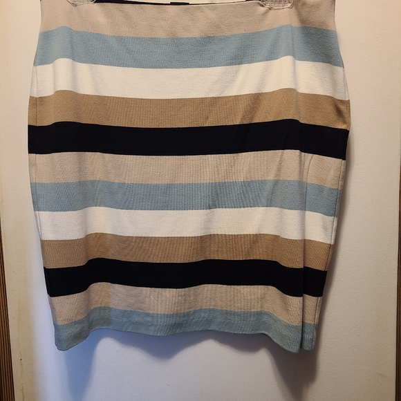 Ann Taylor skirt - Picture 3 of 3